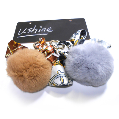 Women 32g Silver Rabbit Pom Pom Fur Ball Keychain CE Certification